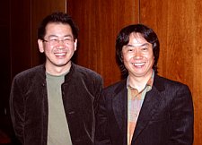 Yu Suzuki junto a Shigeru Miyamoto